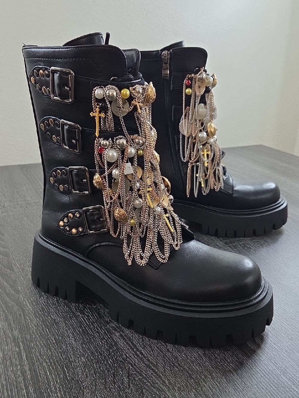 AZALEA WANG 7 Black Embellished Women’s Combat Boots $160 NWTGold/Silver Chains
